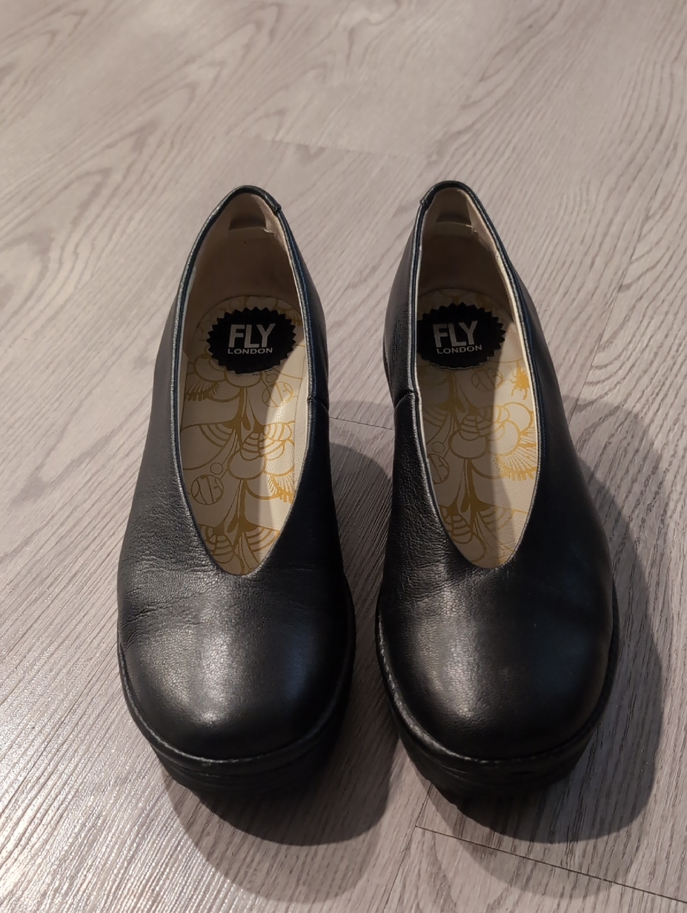 Excellent Condition Fly London Yaz Women's Black Leather Platform Size 40/9.5